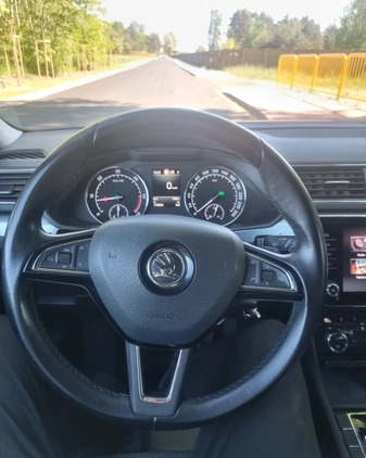 Skoda Superb cena 78500 przebieg: 175650, rok produkcji 2017 z Leszno małe 379